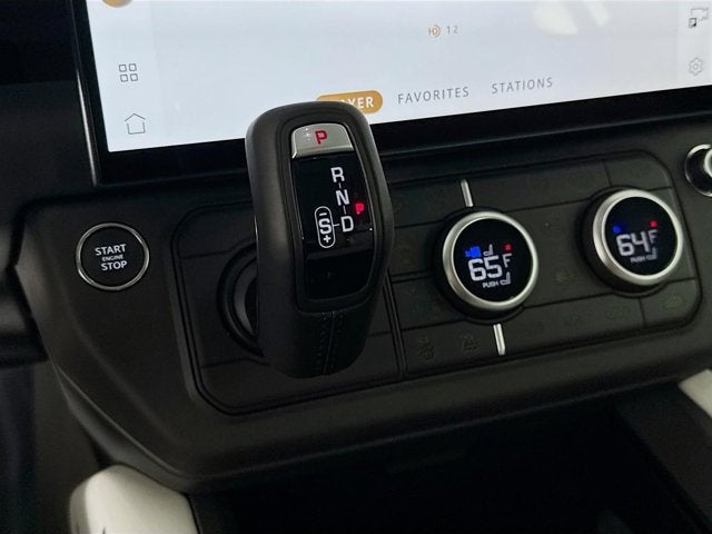 2026 Land Rover Defender 110 X-Dynamic SE