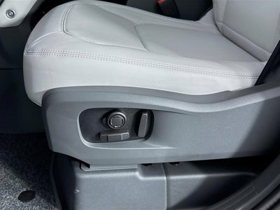 2026 Land Rover Defender 110 X-Dynamic SE