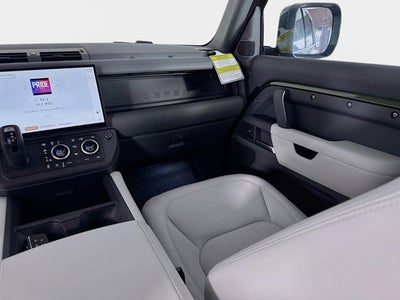 2026 Land Rover Defender 110 X-Dynamic SE