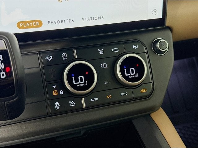 2026 Land Rover Defender 110 X-Dynamic SE