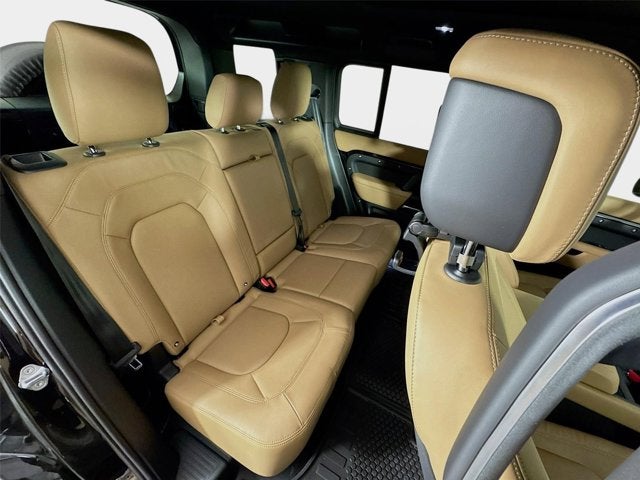 2026 Land Rover Defender 110 X-Dynamic SE