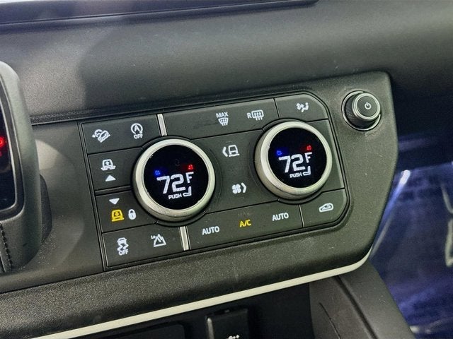 2024 Land Rover Defender 110 X-Dynamic SE