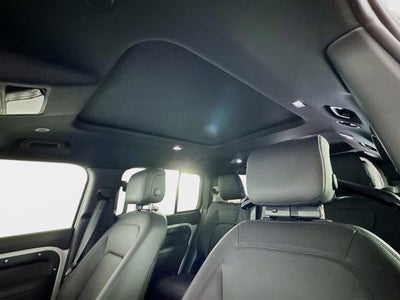 2026 Land Rover Defender 130 X-Dynamic SE