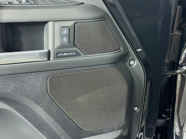 2025 Land Rover Defender 110 S