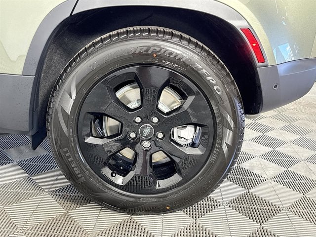 2025 Land Rover Defender 110 S