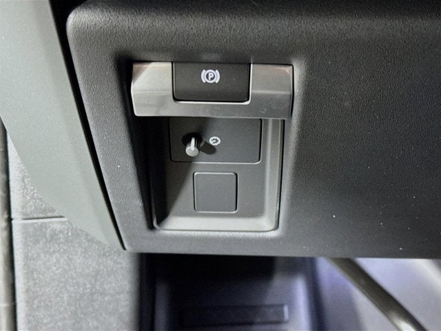 2026 Land Rover Defender 110 S