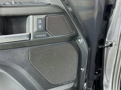 2025 Land Rover Defender 110 V8