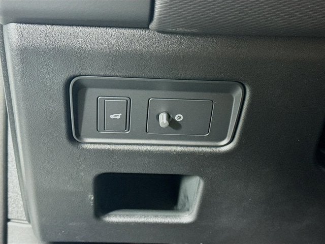 2025 Land Rover Discovery Dynamic SE