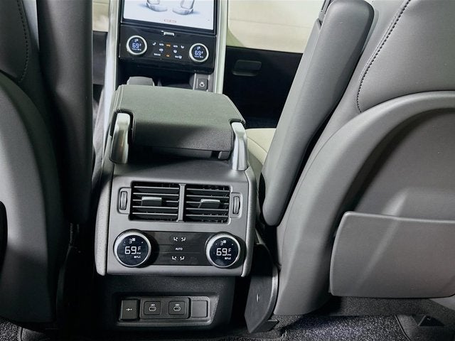 2025 Land Rover Discovery Dynamic SE