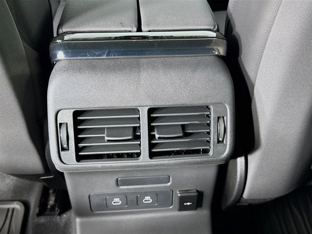 2026 Land Rover Range Rover Velar Dynamic SE