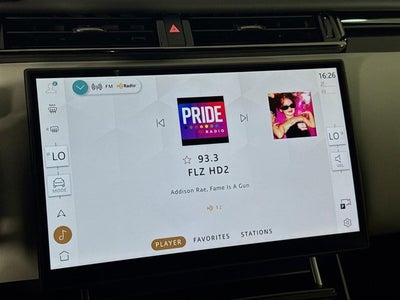 2026 Land Rover Range Rover Velar Dynamic SE