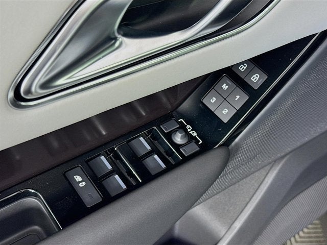 2026 Land Rover Range Rover Velar Dynamic SE