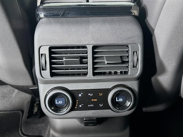 2026 Land Rover Range Rover Velar Dynamic SE