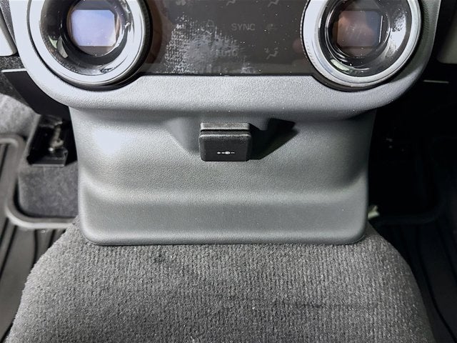 2026 Land Rover Range Rover Velar Dynamic SE