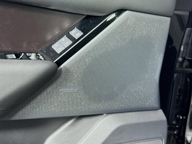 2026 Land Rover Range Rover Velar Dynamic SE