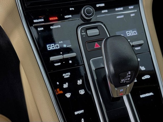 2023 Porsche Panamera 4 Platinum Edition