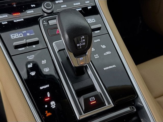 2023 Porsche Panamera 4 Platinum Edition