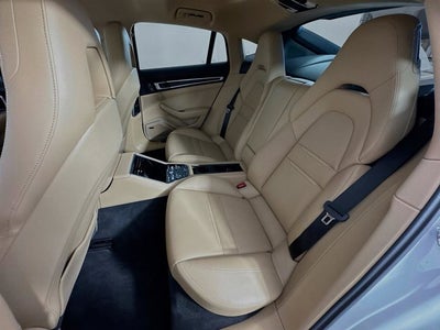2023 Porsche Panamera 4 Platinum Edition