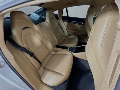 2023 Porsche Panamera 4 Platinum Edition