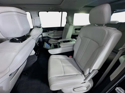 2023 Jeep Grand Wagoneer Base