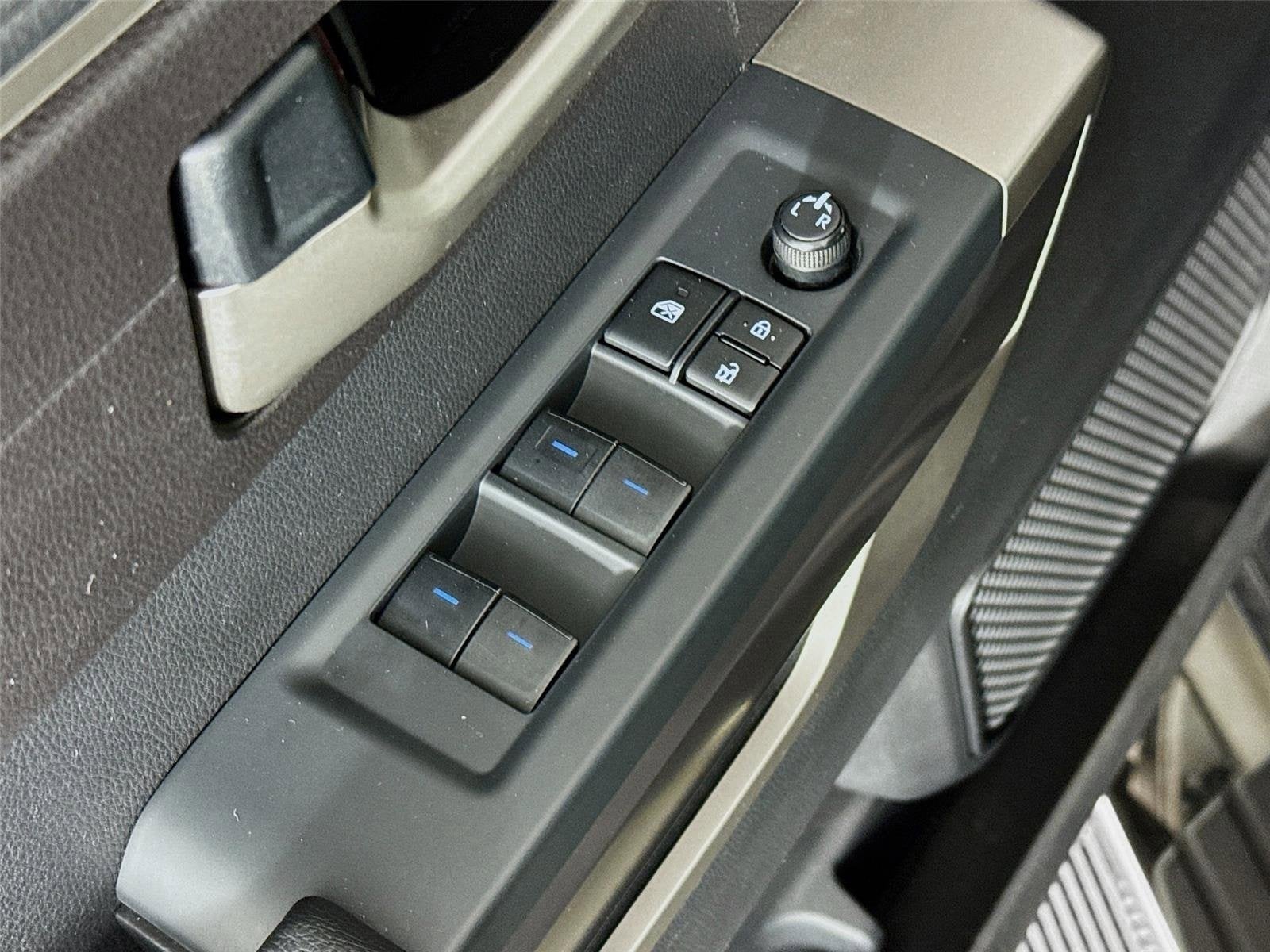 2022 Toyota Tundra 2WD SR5