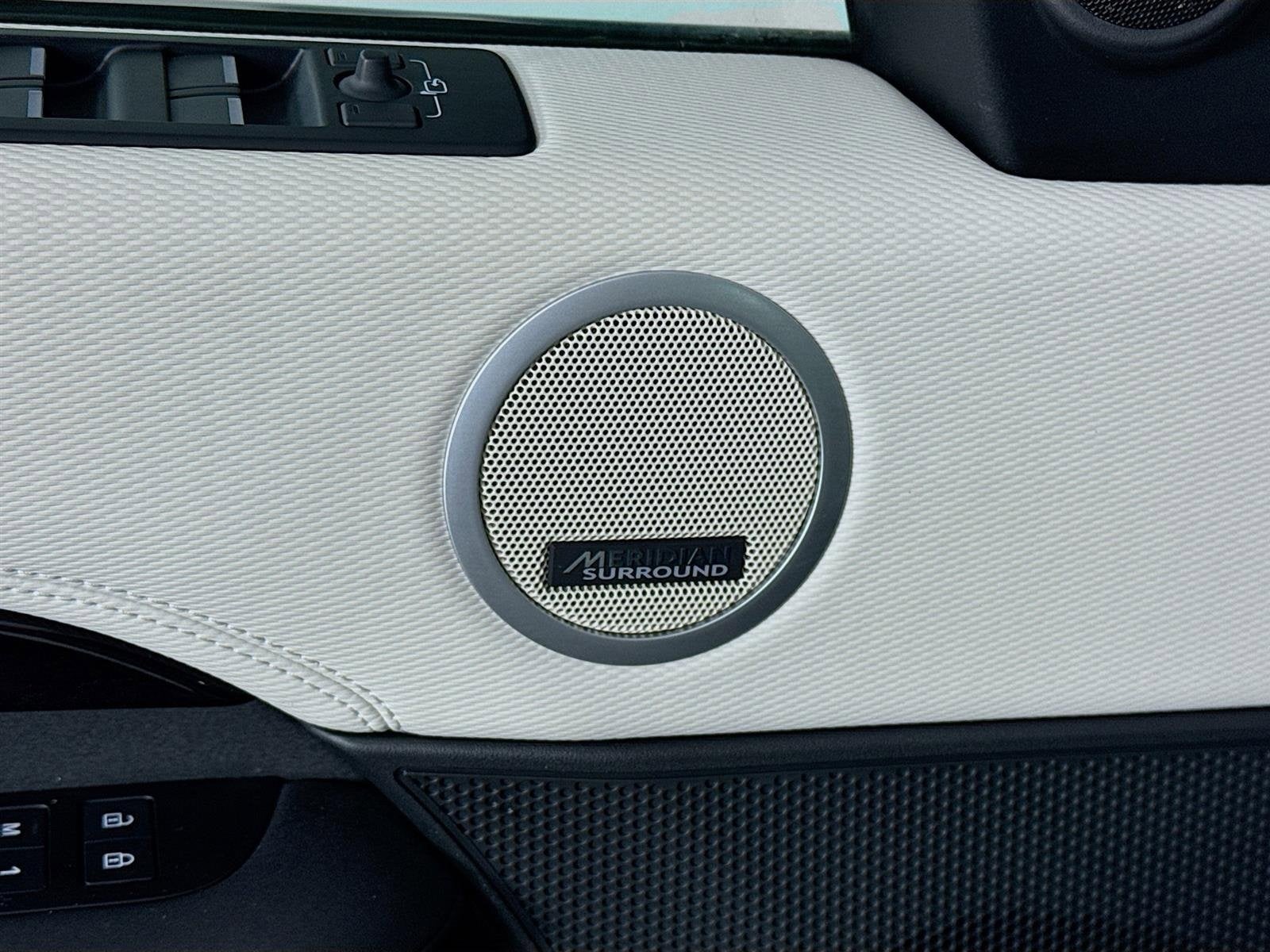 2023 Land Rover Discovery HSE R-Dynamic