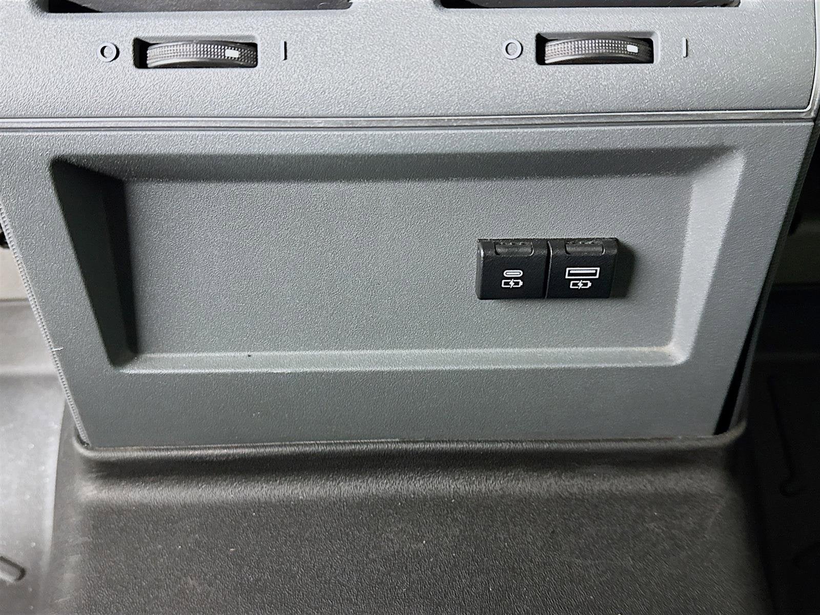 2024 INEOS Grenadier Station Wagon Base