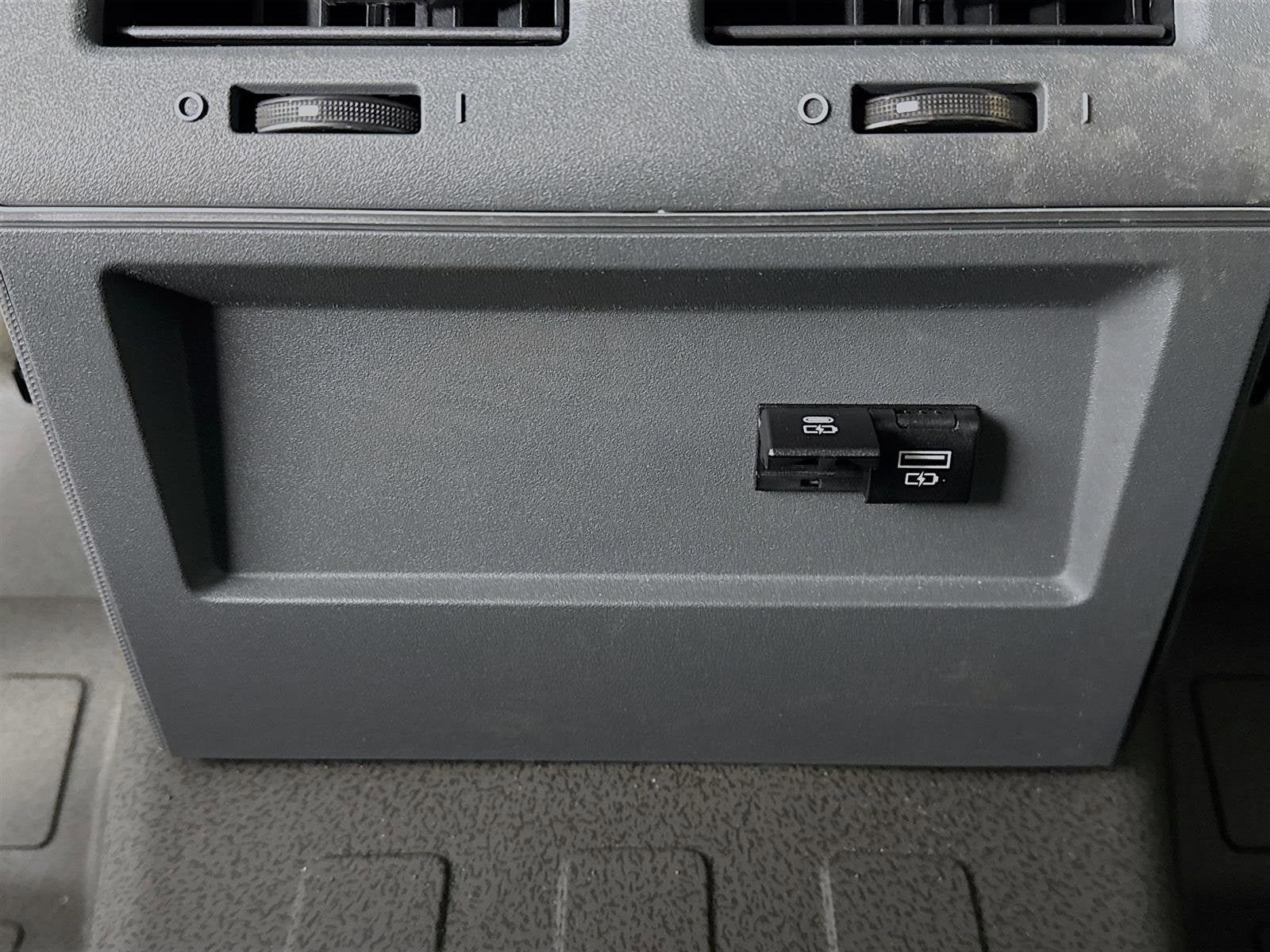 2024 INEOS Grenadier Station Wagon Base