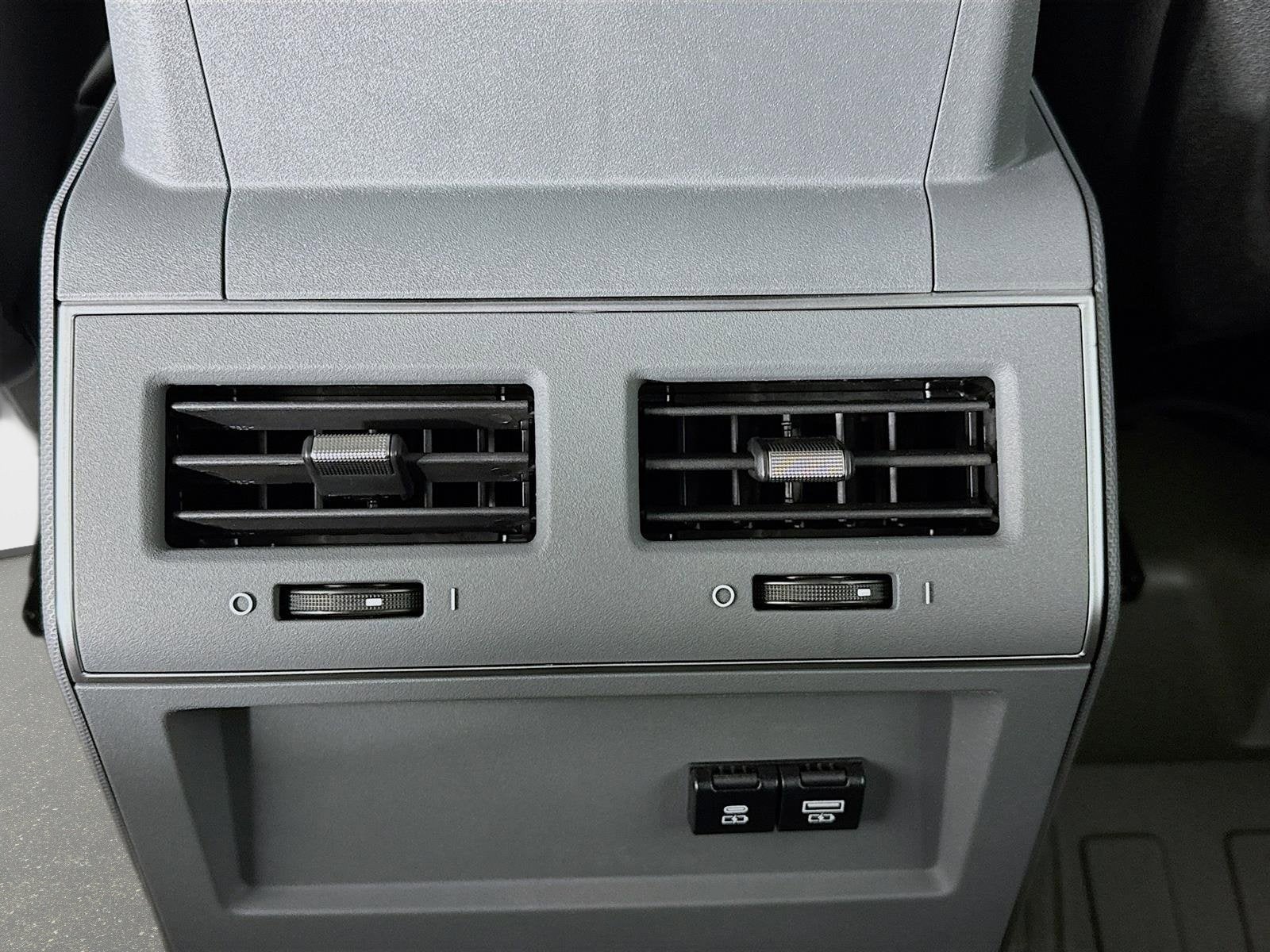 2025 INEOS Grenadier Station Wagon Fieldmaster Edition