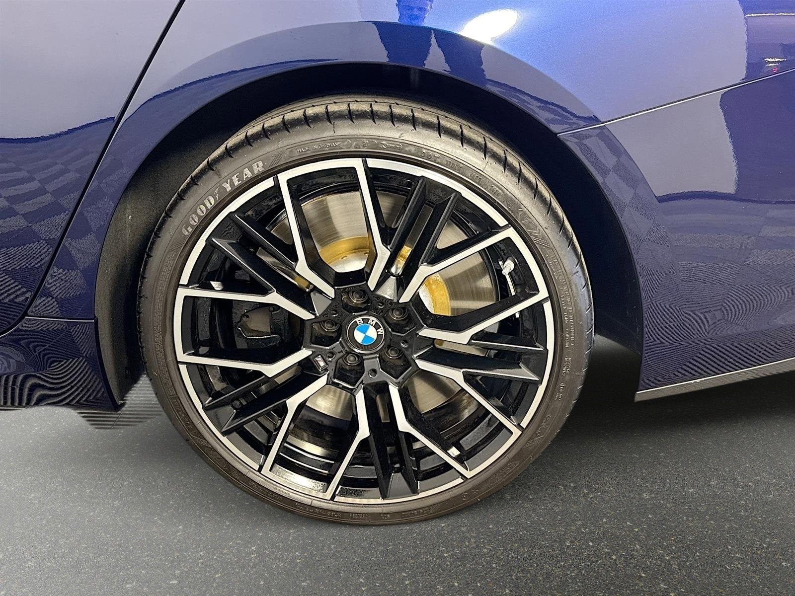 2025 BMW 8 Series M850i