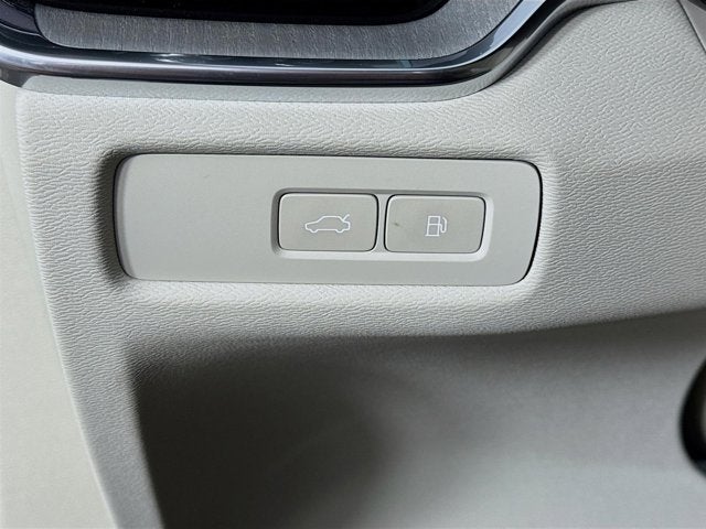 2024 Volvo S60 Recharge Plug-In Hybrid Plus Dark Theme