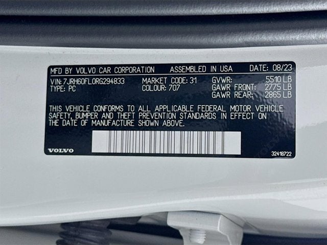 2024 Volvo S60 Recharge Plug-In Hybrid Plus Dark Theme