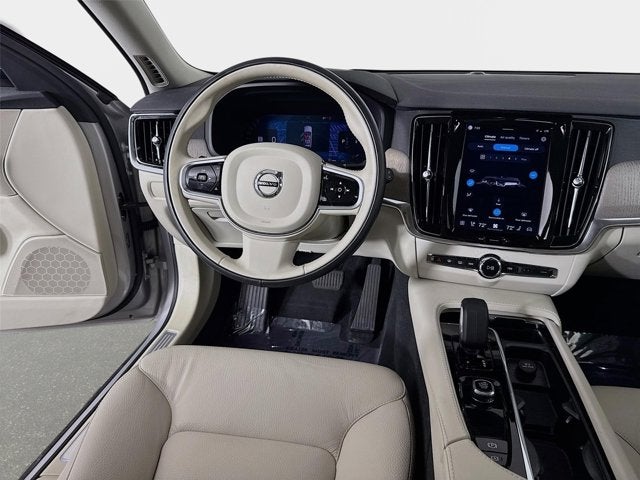 2025 Volvo V90 Cross Country Plus
