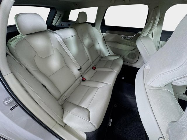 2025 Volvo V90 Cross Country Plus