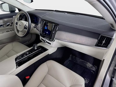 2025 Volvo V90 Cross Country Plus