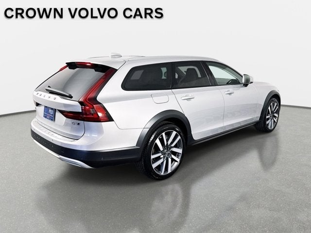 2025 Volvo V90 Cross Country Plus