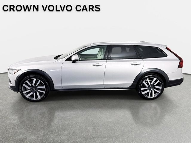 2025 Volvo V90 Cross Country Plus