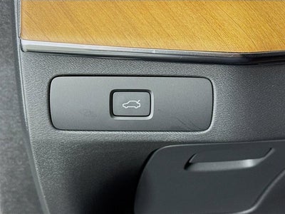 2024 Volvo XC90 Plus Bright Theme