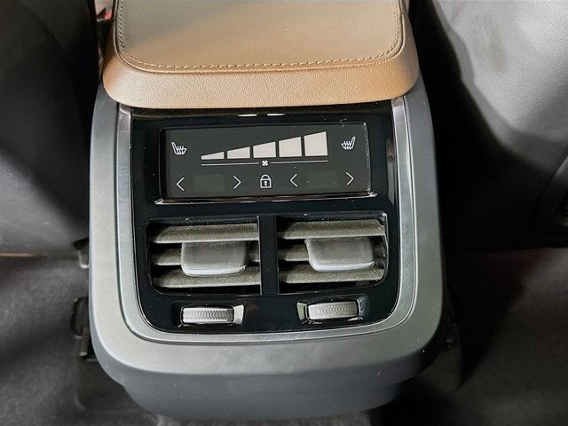 2024 Volvo XC90 Plus Bright Theme