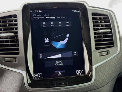 2022 Volvo XC90 Momentum