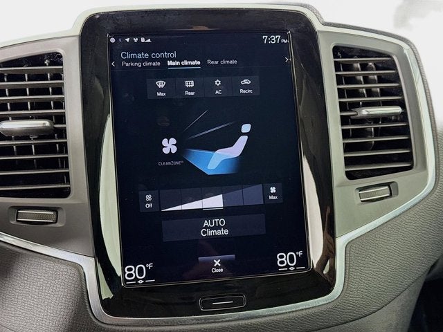 2022 Volvo XC90 Momentum