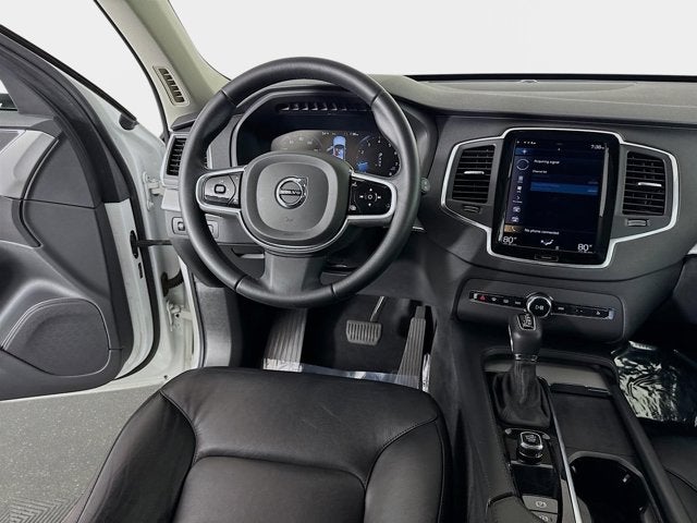 2022 Volvo XC90 Momentum