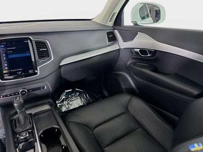 2022 Volvo XC90 Momentum