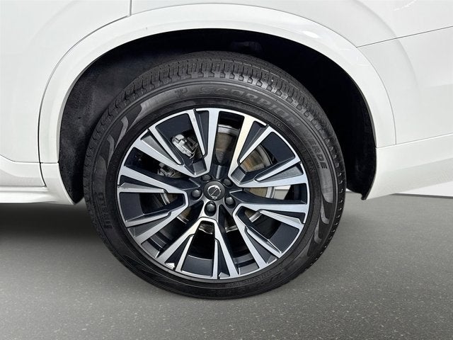 2022 Volvo XC90 Momentum