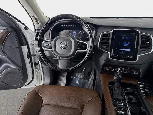 2019 Volvo XC90 Momentum
