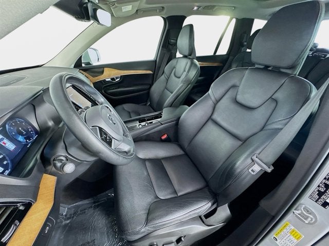 2022 Volvo XC90 Momentum