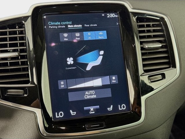 2022 Volvo XC90 Momentum