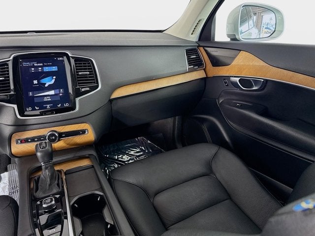 2022 Volvo XC90 Momentum