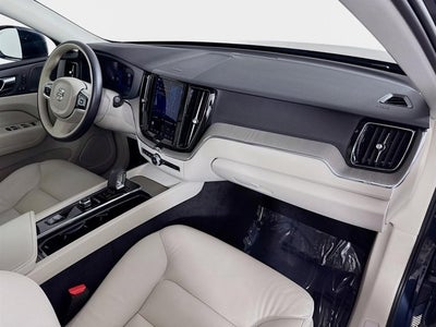 2023 Volvo XC60 Recharge Plug-In Hybrid Plus Bright Theme