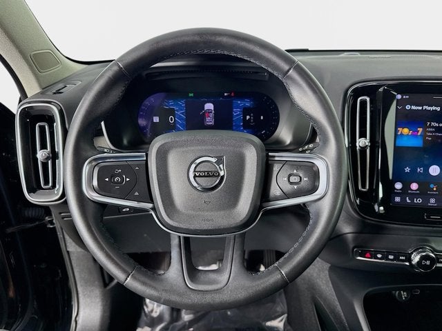 2023 Volvo XC40 Ultimate Dark Theme